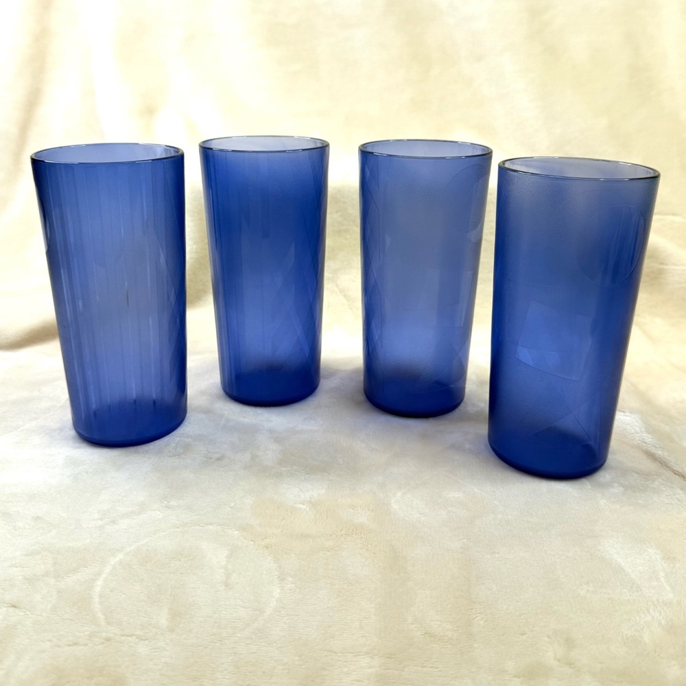 4 Vintage Tupperware Tumbler Cups Jazzy Celebration #2663A-7 Royal Blue Set 1